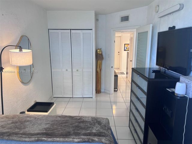 100 Lincoln Rd 537, Miami Beach, FL 33139