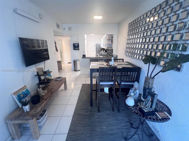 100 Lincoln Rd 537, Miami Beach, FL 33139