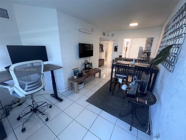 100 Lincoln Rd 537, Miami Beach, FL 33139