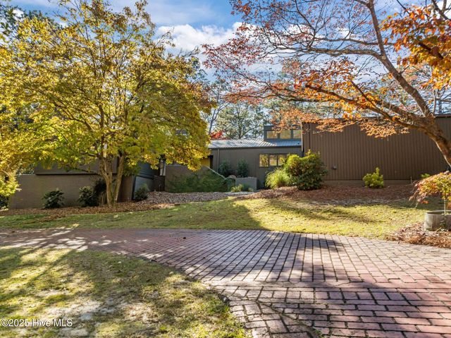 75 Lake Dornoch Drive, Pinehurst, NC 28374