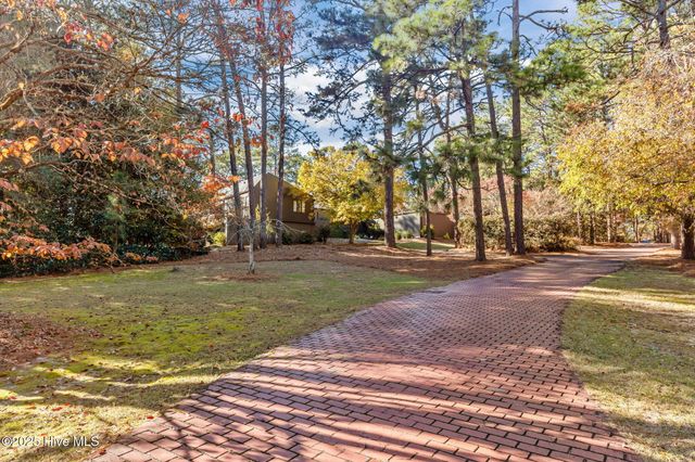 75 Lake Dornoch Drive, Pinehurst, NC 28374