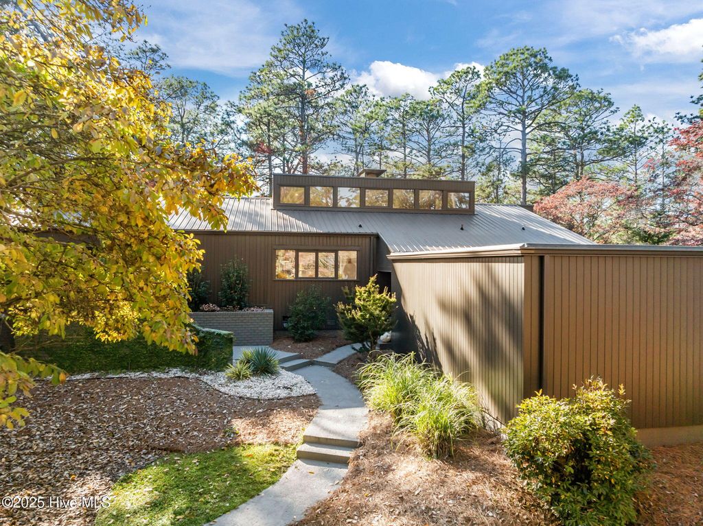 75 Lake Dornoch Drive, Pinehurst, NC 28374