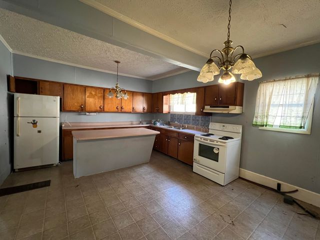 2989 KY 1304, Hinkle, KY 40953