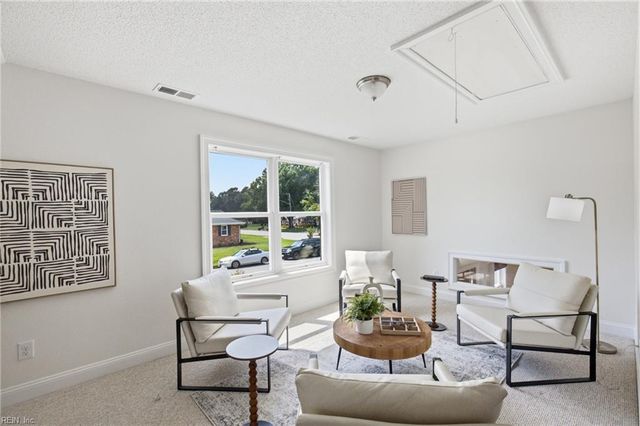 600 Pleasant Hall DR, Virginia Beach, VA 23464