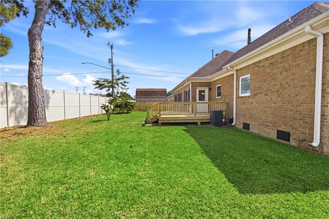 600 Pleasant Hall DR, Virginia Beach, VA 23464