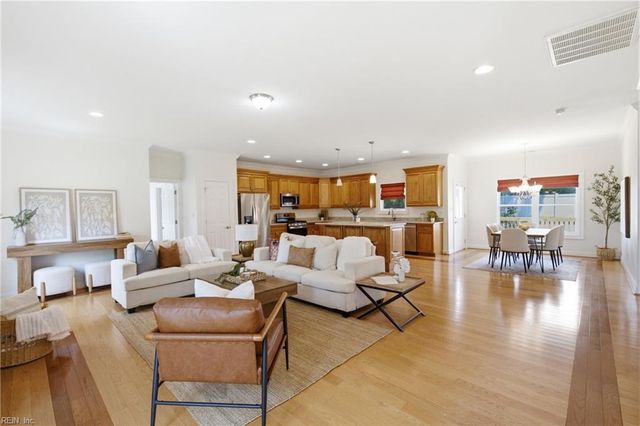 600 Pleasant Hall DR, Virginia Beach, VA 23464
