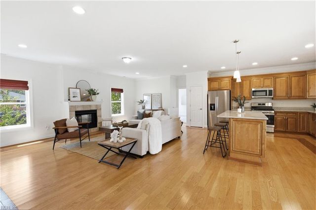 600 Pleasant Hall DR, Virginia Beach, VA 23464