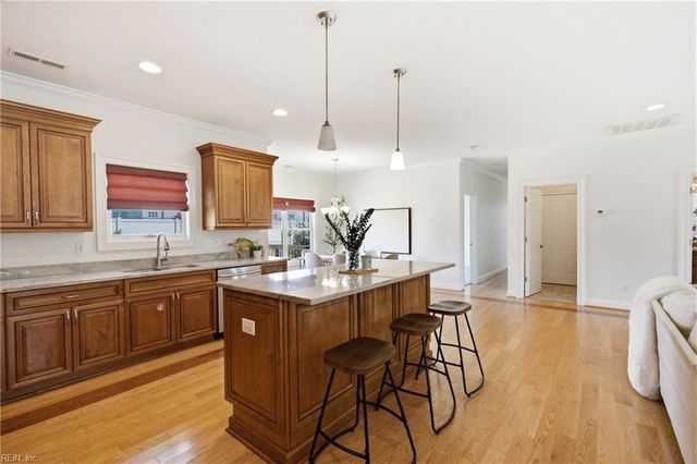 600 Pleasant Hall DR, Virginia Beach, VA 23464
