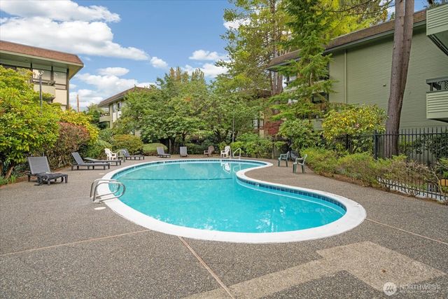 18906 8th Avenue NW #313, Shoreline, WA 98177