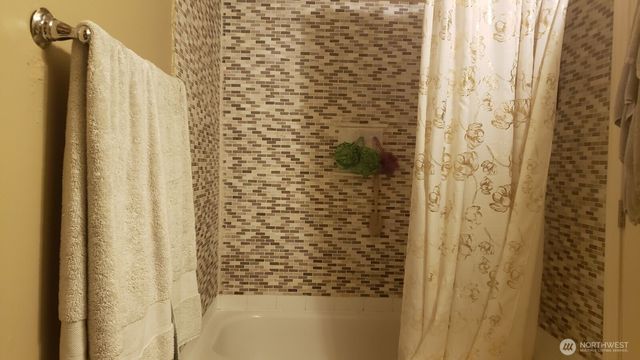 18906 8th Avenue NW #313, Shoreline, WA 98177