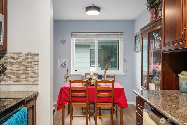 18906 8th Avenue NW #313, Shoreline, WA 98177