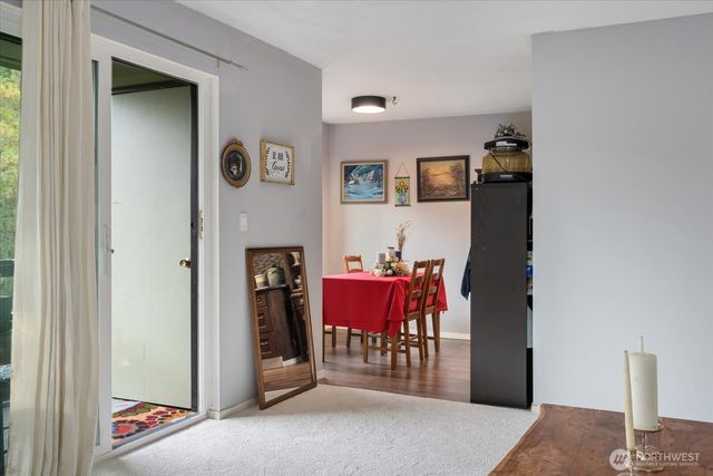 18906 8th Avenue NW #313, Shoreline, WA 98177