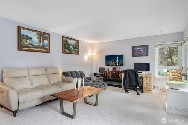 18906 8th Avenue NW #313, Shoreline, WA 98177