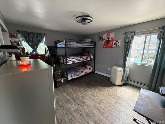 33 Washington Avenue, Deer Park, NY 11729