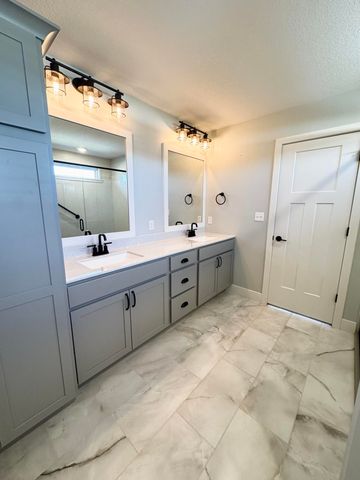 10385 N HWY VV, Columbia, MO 65202