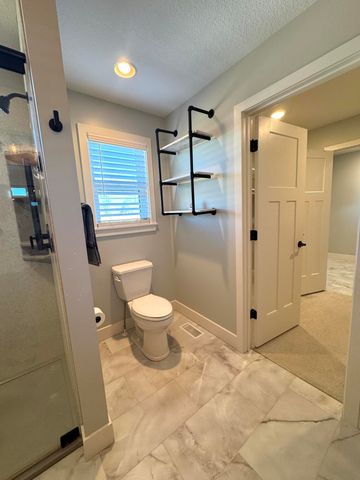 10385 N HWY VV, Columbia, MO 65202