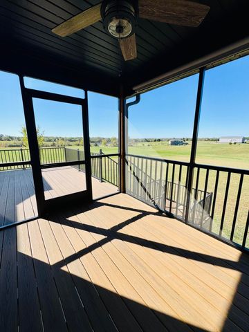 10385 N HWY VV, Columbia, MO 65202