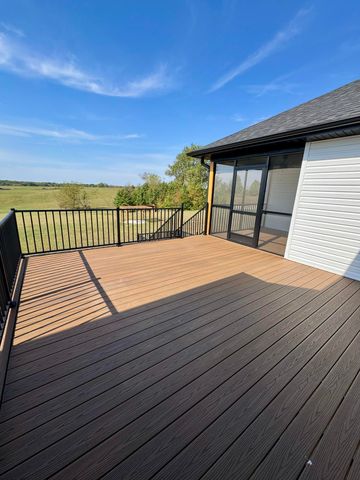 10385 N HWY VV, Columbia, MO 65202