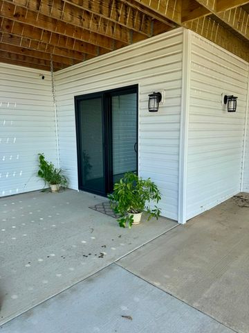 10385 N HWY VV, Columbia, MO 65202