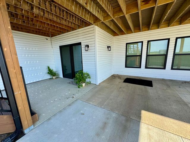 10385 N HWY VV, Columbia, MO 65202