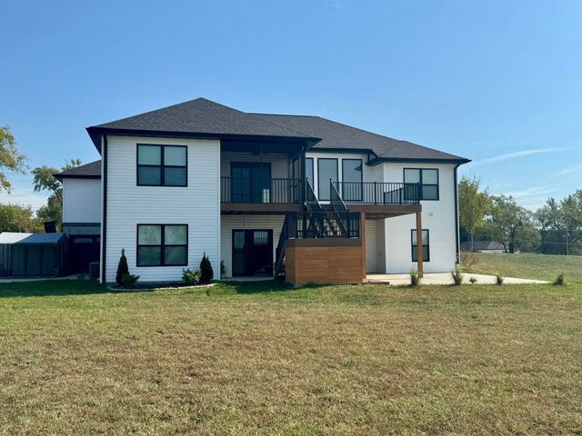 10385 N HWY VV, Columbia, MO 65202