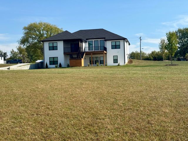 10385 N HWY VV, Columbia, MO 65202