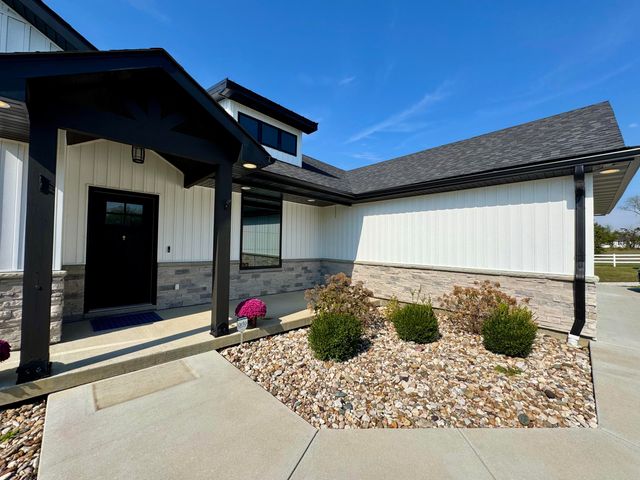 10385 N HWY VV, Columbia, MO 65202