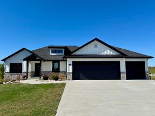 10385 N HWY VV, Columbia, MO 65202