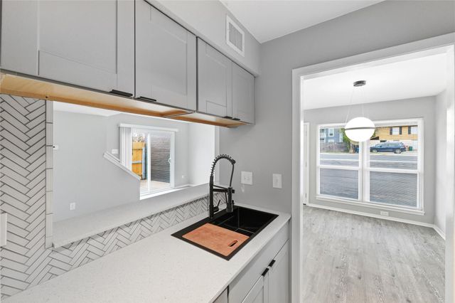 2618 Ektom DR B, Austin, TX 78745