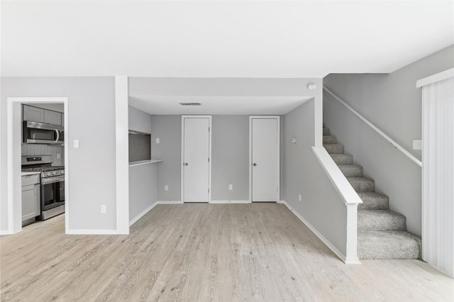 2618 Ektom DR B, Austin, TX 78745