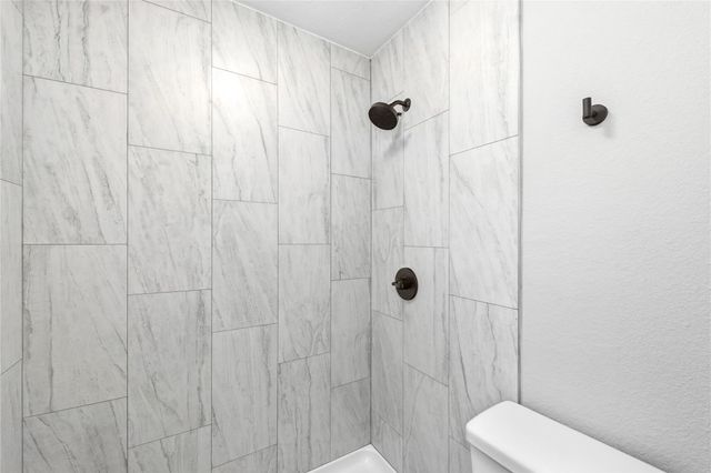 2618 Ektom DR B, Austin, TX 78745