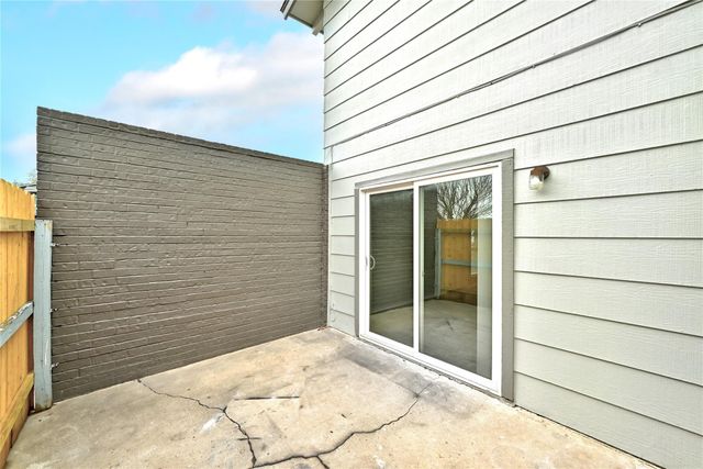 2618 Ektom DR B, Austin, TX 78745