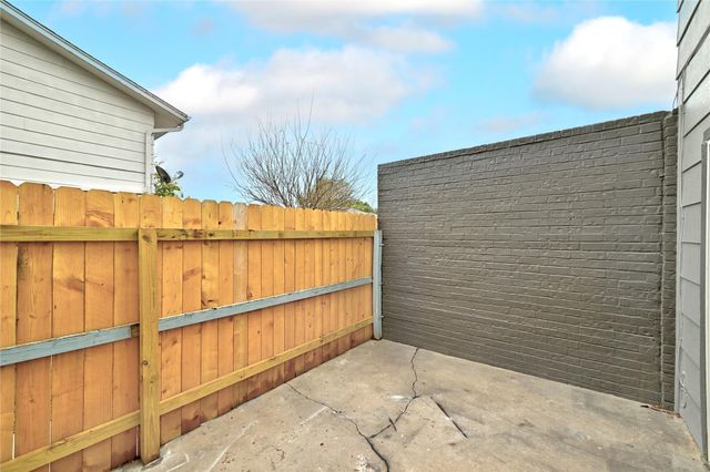 2618 Ektom DR B, Austin, TX 78745