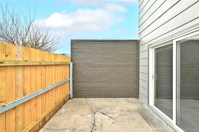 2618 Ektom DR B, Austin, TX 78745