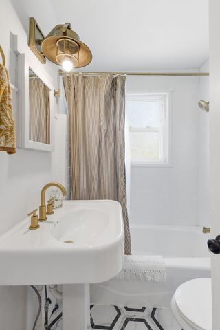 926 Idlewild Dr, Madison, TN 37115