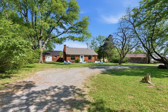 926 Idlewild Dr, Madison, TN 37115