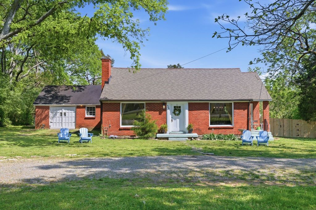 926 Idlewild Dr, Madison, TN 37115