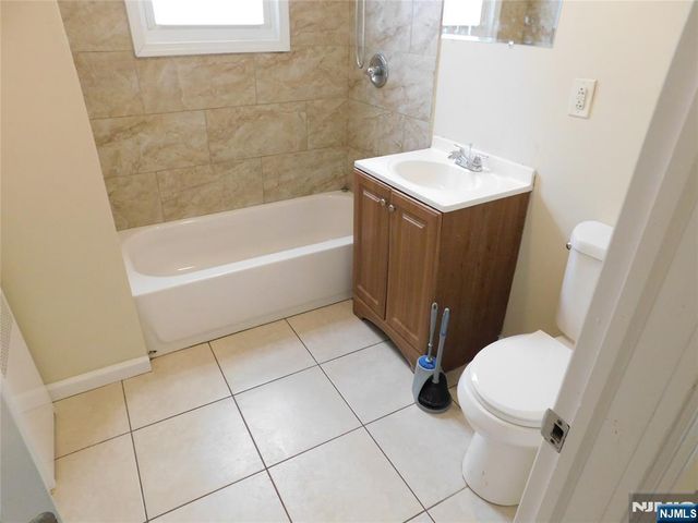 284 Renner Avenue, Newark, NJ 07112