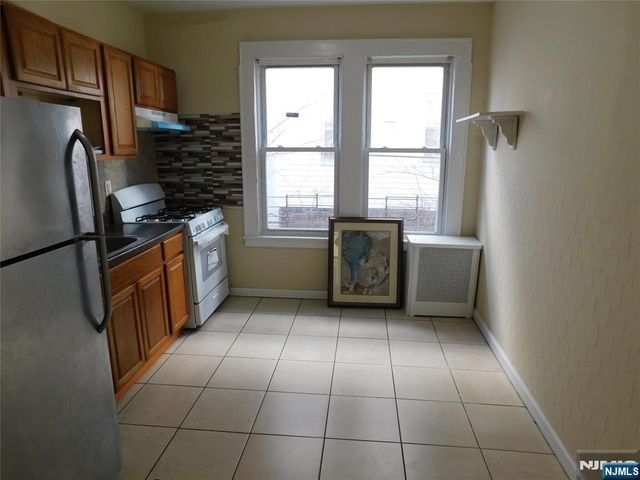 284 Renner Avenue, Newark, NJ 07112
