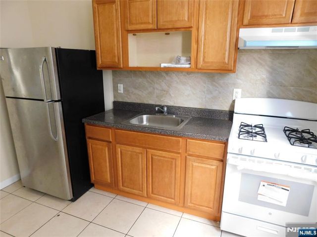 284 Renner Avenue, Newark, NJ 07112