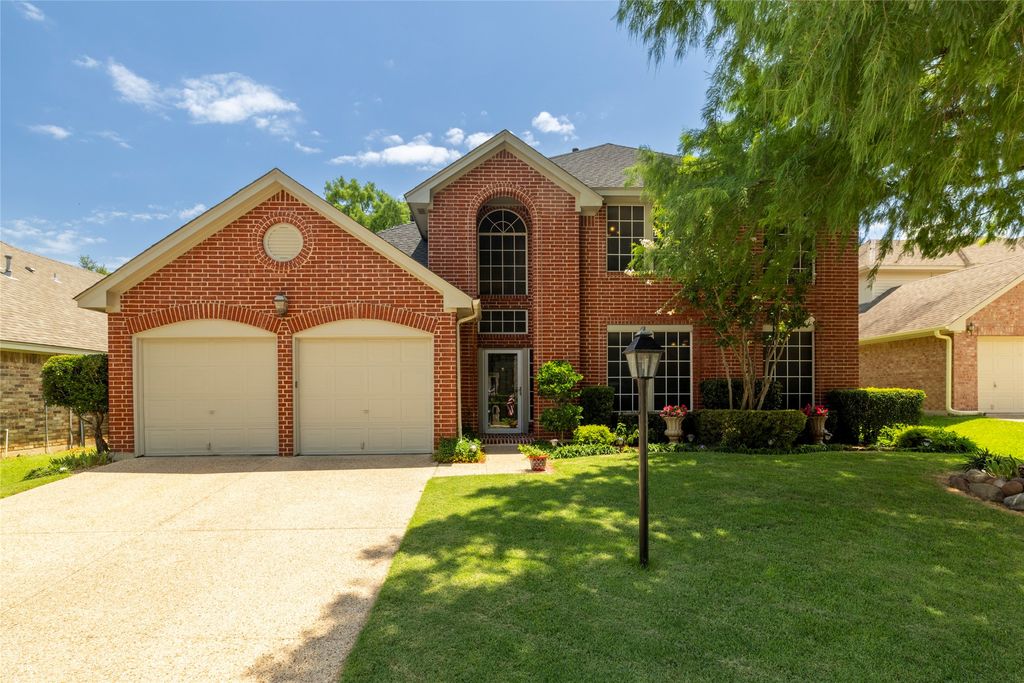1304 Hillary Lane, Arlington, TX 76012