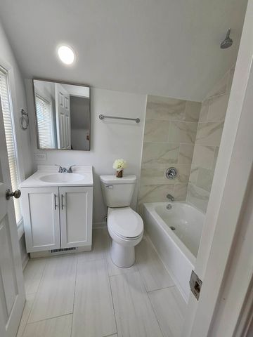 523 S McAlister Avenue, Waukegan, IL 60085