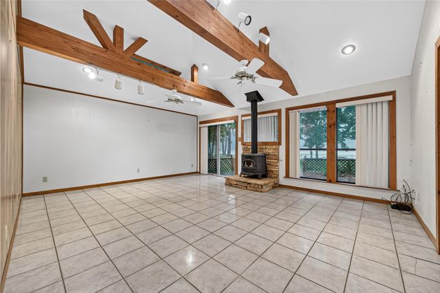 10063 Lake Shore Drive, Montgomery, TX 77316