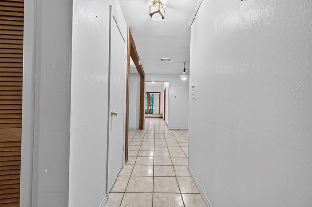 10063 Lake Shore Drive, Montgomery, TX 77316