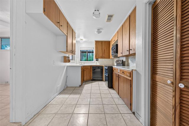 10063 Lake Shore Drive, Montgomery, TX 77316