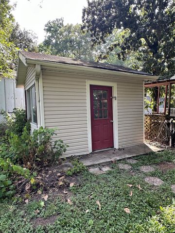 10063 Lake Shore Drive, Montgomery, TX 77316