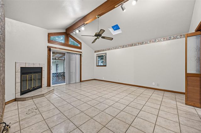 10063 Lake Shore Drive, Montgomery, TX 77316