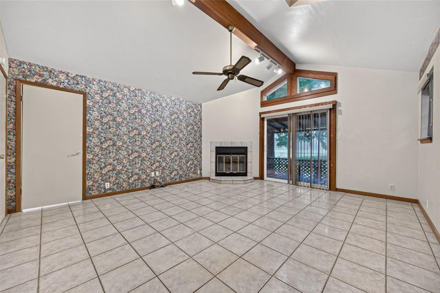 10063 Lake Shore Drive, Montgomery, TX 77316