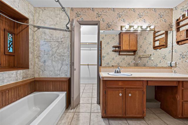 10063 Lake Shore Drive, Montgomery, TX 77316