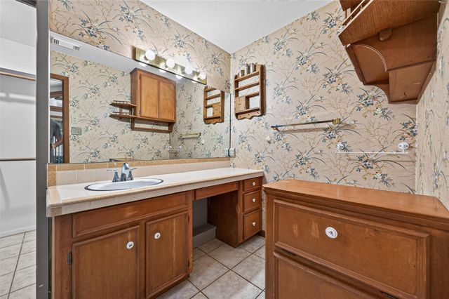 10063 Lake Shore Drive, Montgomery, TX 77316